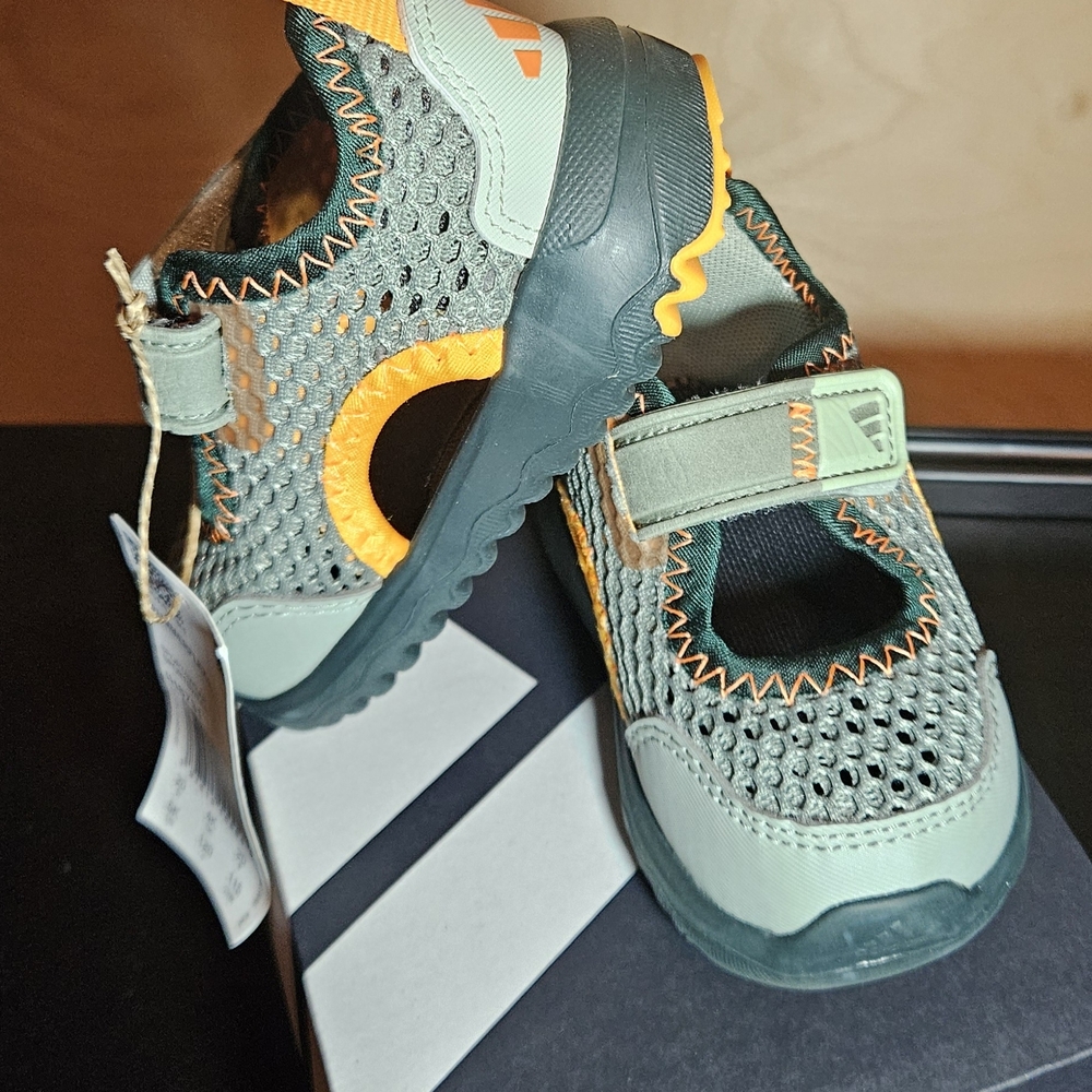 adidas Kids Green and Orange Sandals Terrex Captain Toey Sandals Size 5K New